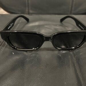 Chic Black Rectangular Sunglasses
